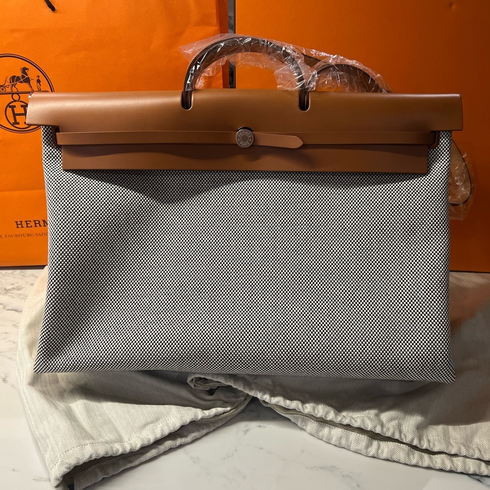 BNIB AUTH HERMES ZIP CABINE BAG